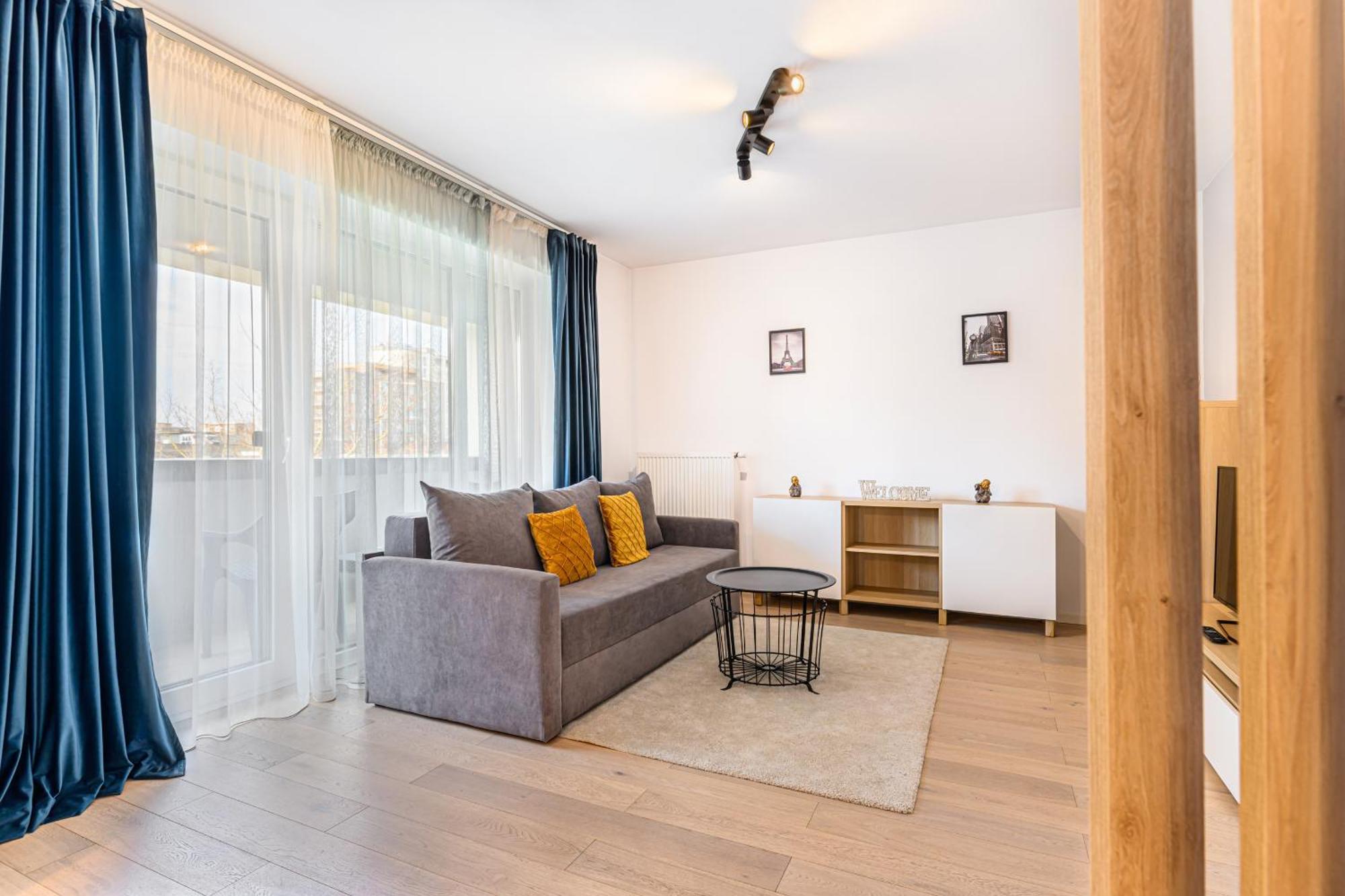 Jad Luxury 3 Rooms & 2 Rooms Apartments In Kasper, Near Coresi Mall Braşov Esterno foto